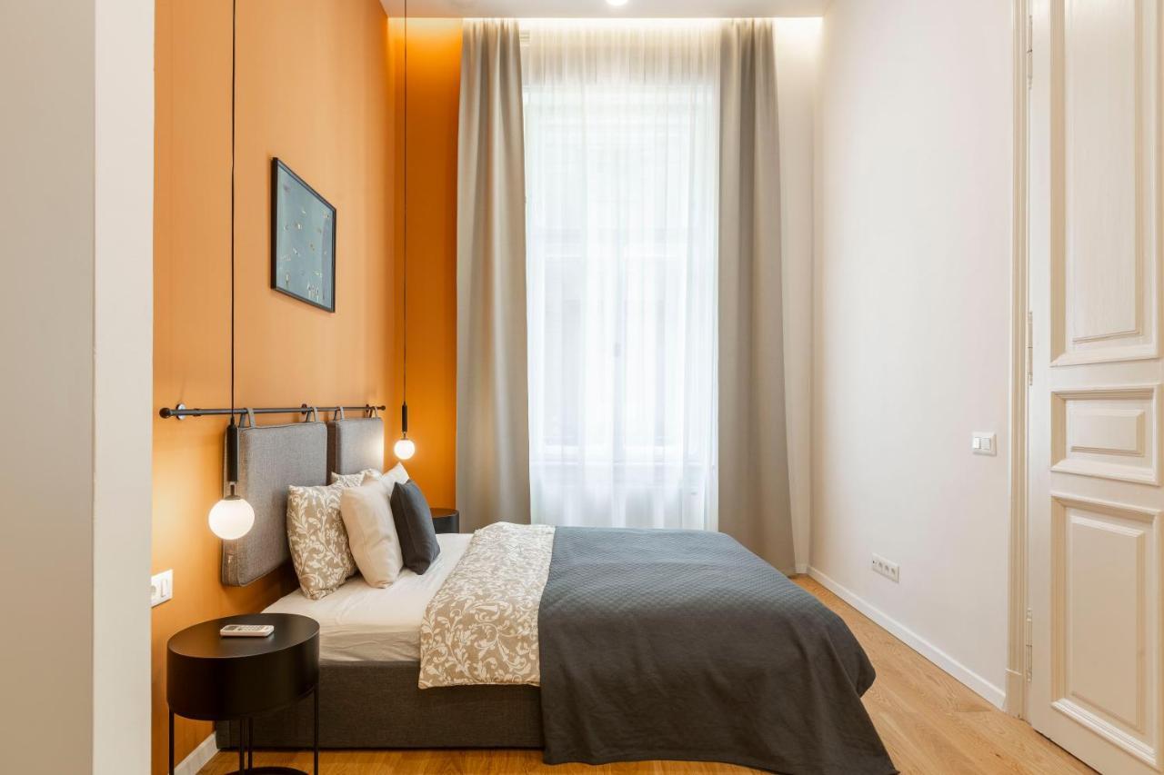 Luxurious Minimalist Residence With Sauna By Prestige Homes Budapest Exterior photo