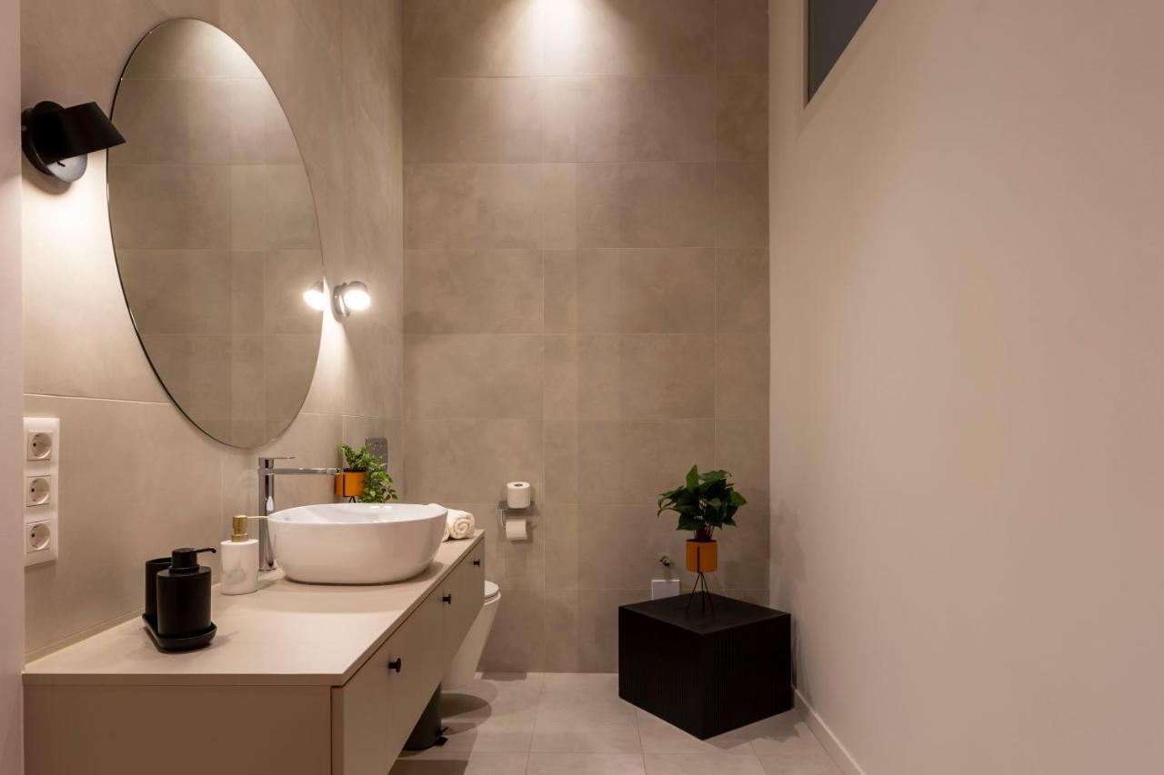 Luxurious Minimalist Residence With Sauna By Prestige Homes Budapest Exterior photo